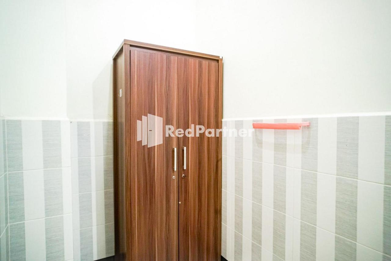 Hoki Homestay Redpartner Surabaya Exterior photo