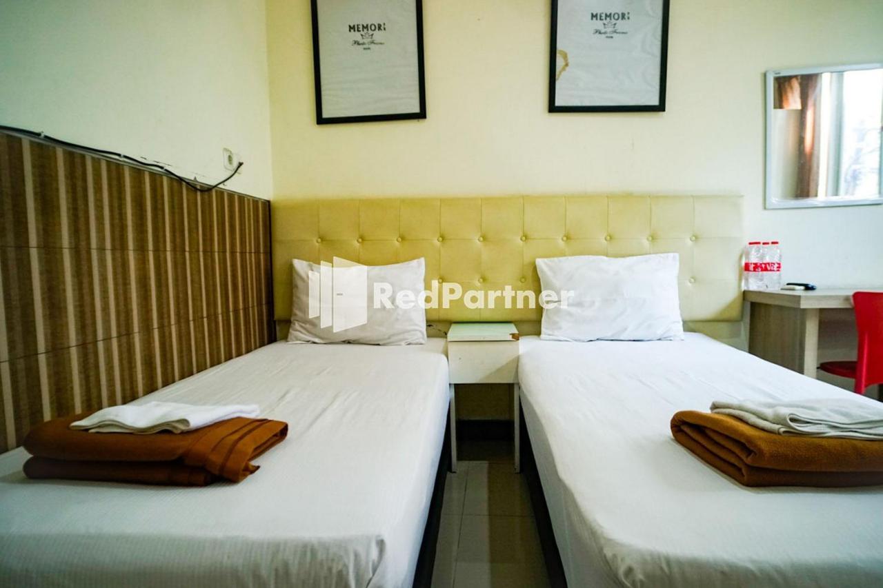 Hoki Homestay Redpartner Surabaya Exterior photo