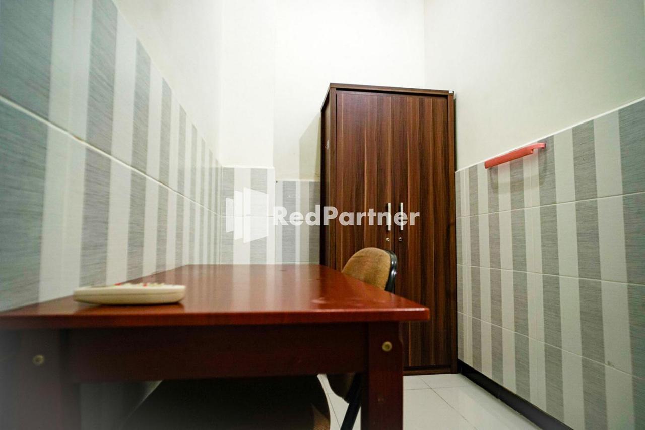 Hoki Homestay Redpartner Surabaya Exterior photo