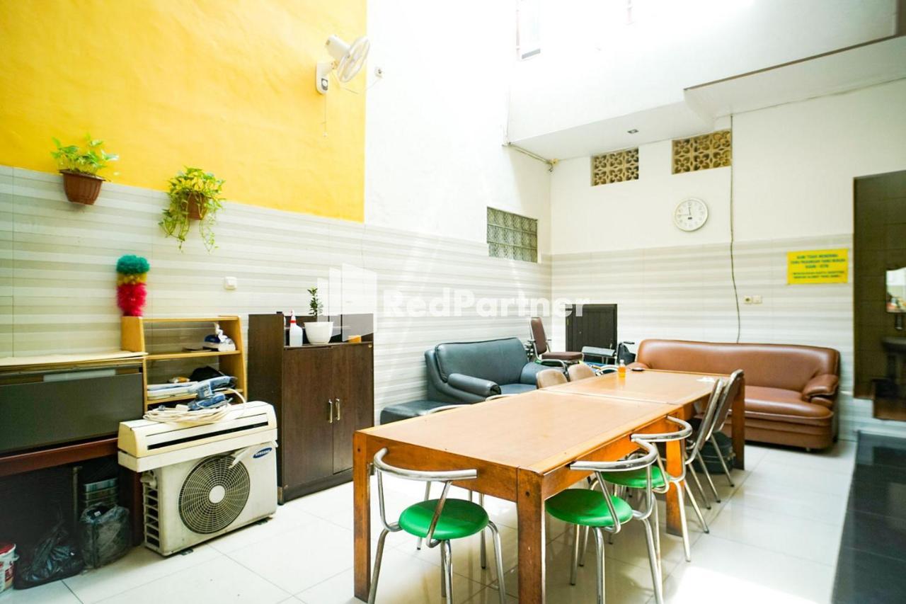 Hoki Homestay Redpartner Surabaya Exterior photo