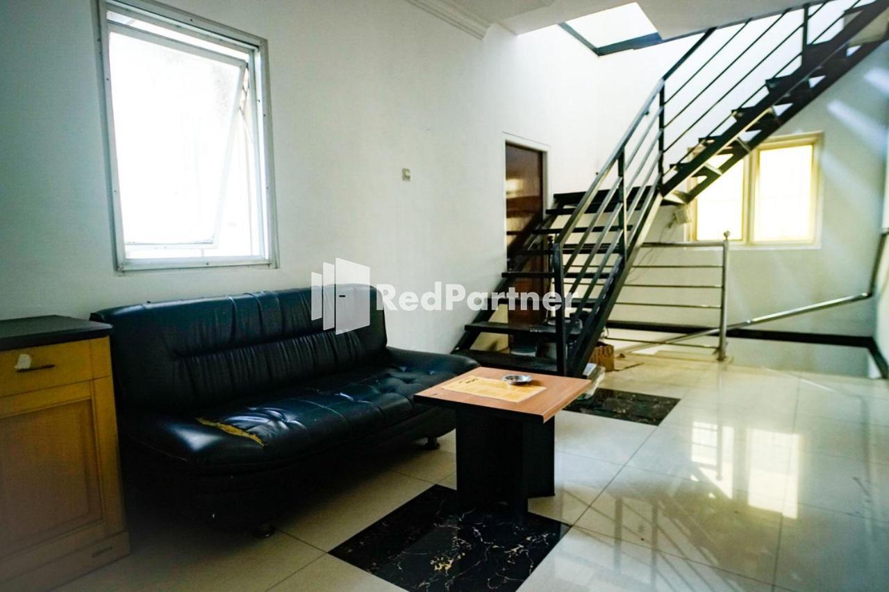 Hoki Homestay Redpartner Surabaya Exterior photo