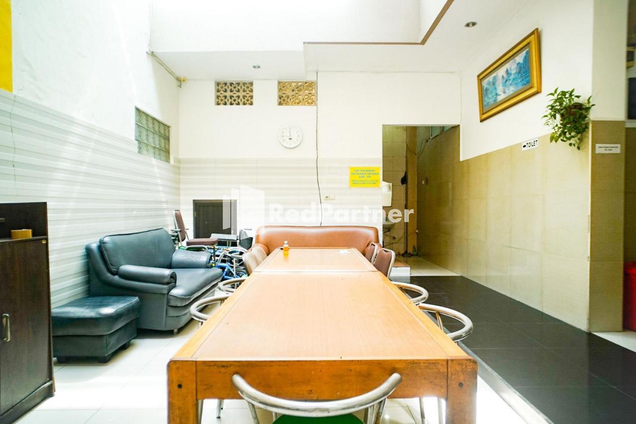 Hoki Homestay Redpartner Surabaya Exterior photo