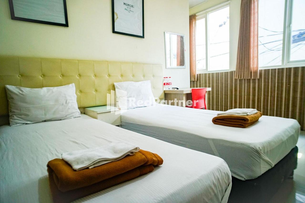 Hoki Homestay Redpartner Surabaya Exterior photo