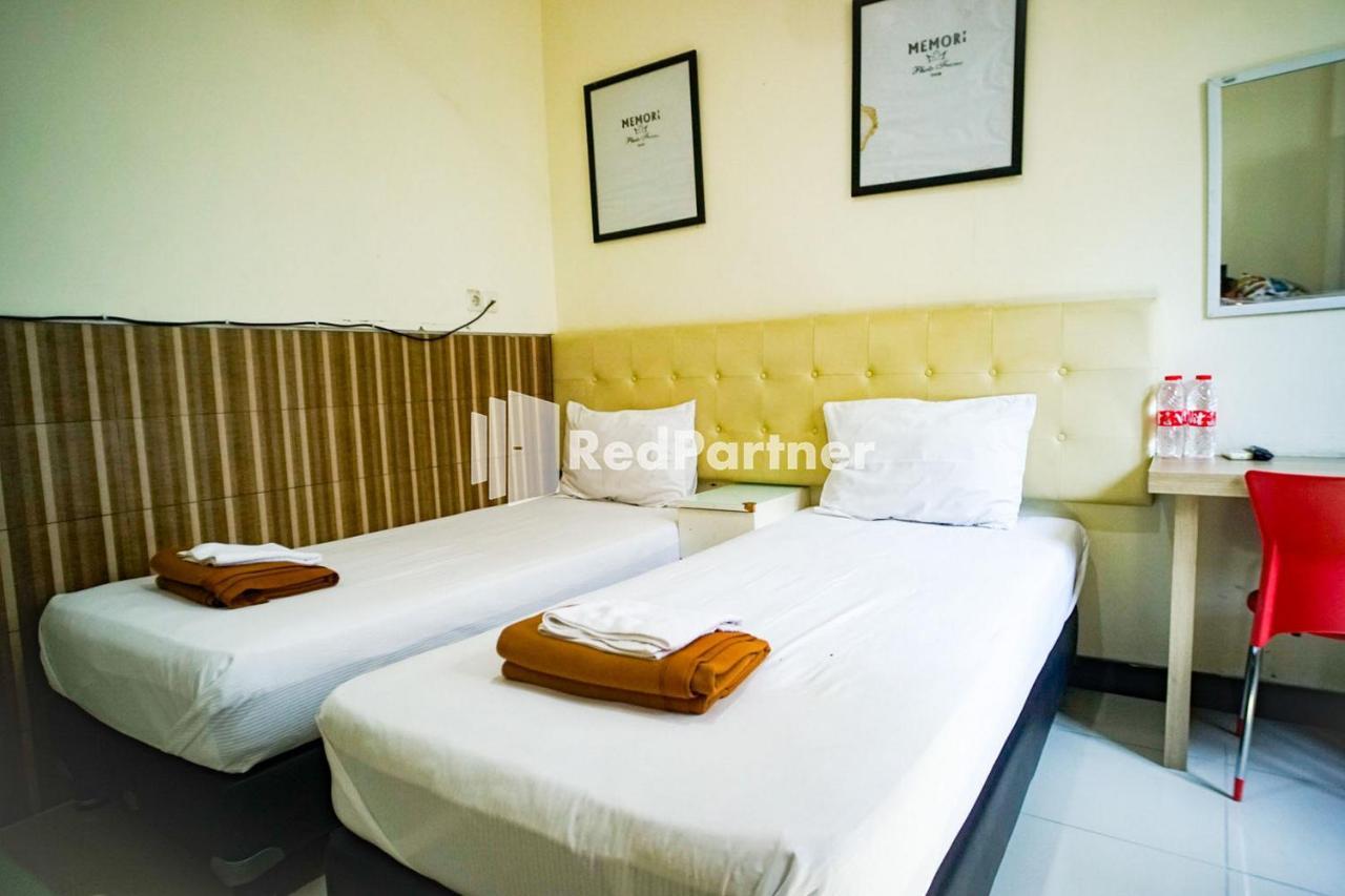 Hoki Homestay Redpartner Surabaya Exterior photo
