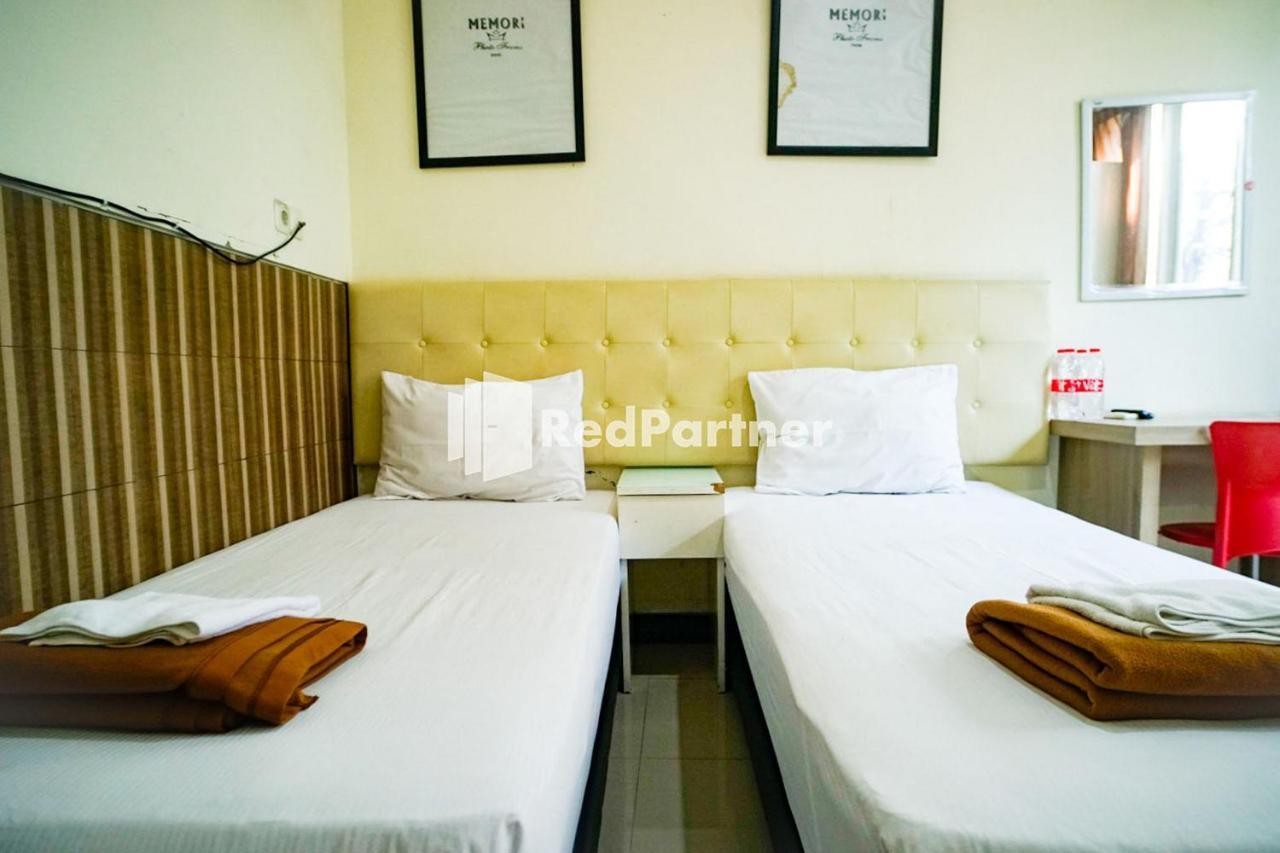Hoki Homestay Redpartner Surabaya Exterior photo